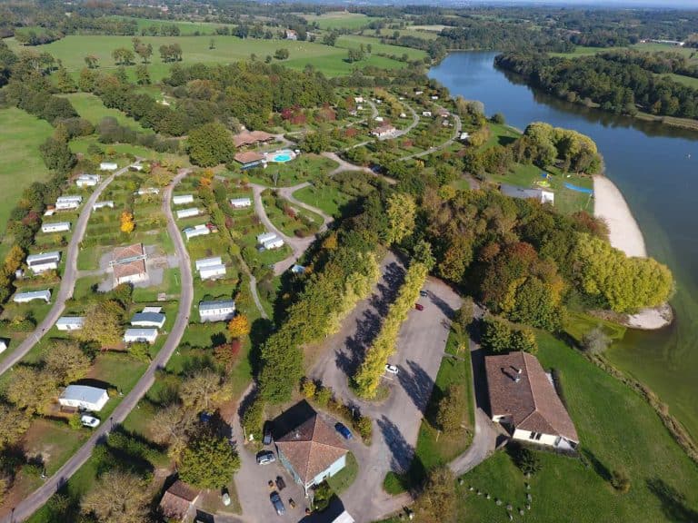 Camping Des Lacs in Pressignac  768x576