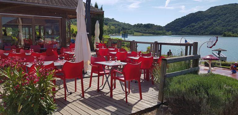 Camping Le Lac Du Lit Du Roi restaurant 768x373