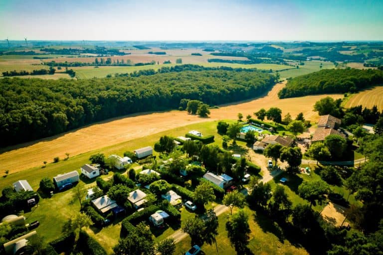 Camping Domaine Saint Laurent in de Aude  768x512