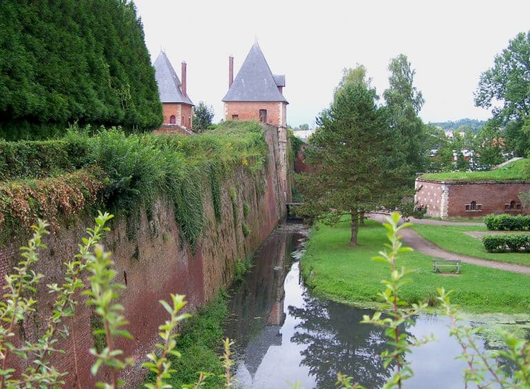 Camping Le Brochet in Péronne Peronne 768x563