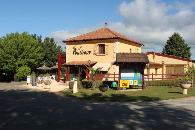 Camping Les Poutiroux Dordogne  768x512