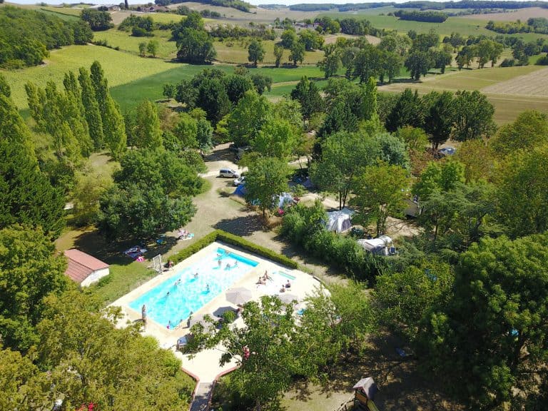 Camping Domaine Les Angeles Gers overzicht 768x576