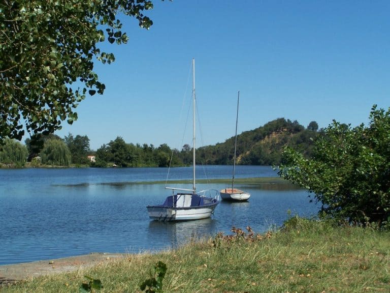 Camping municipal du Plan d Eau Rieux Volvestre aan de Garonne 768x576