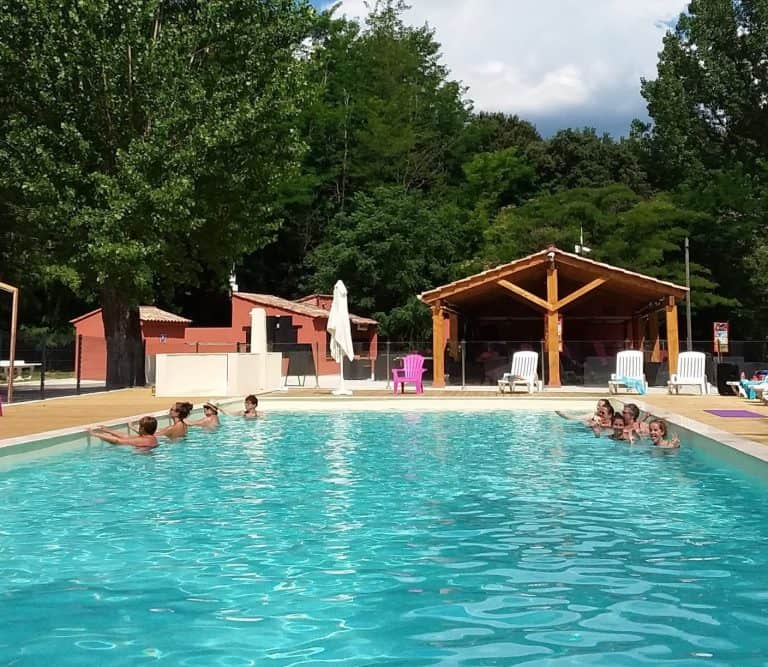 piscine ext camping1 768x667